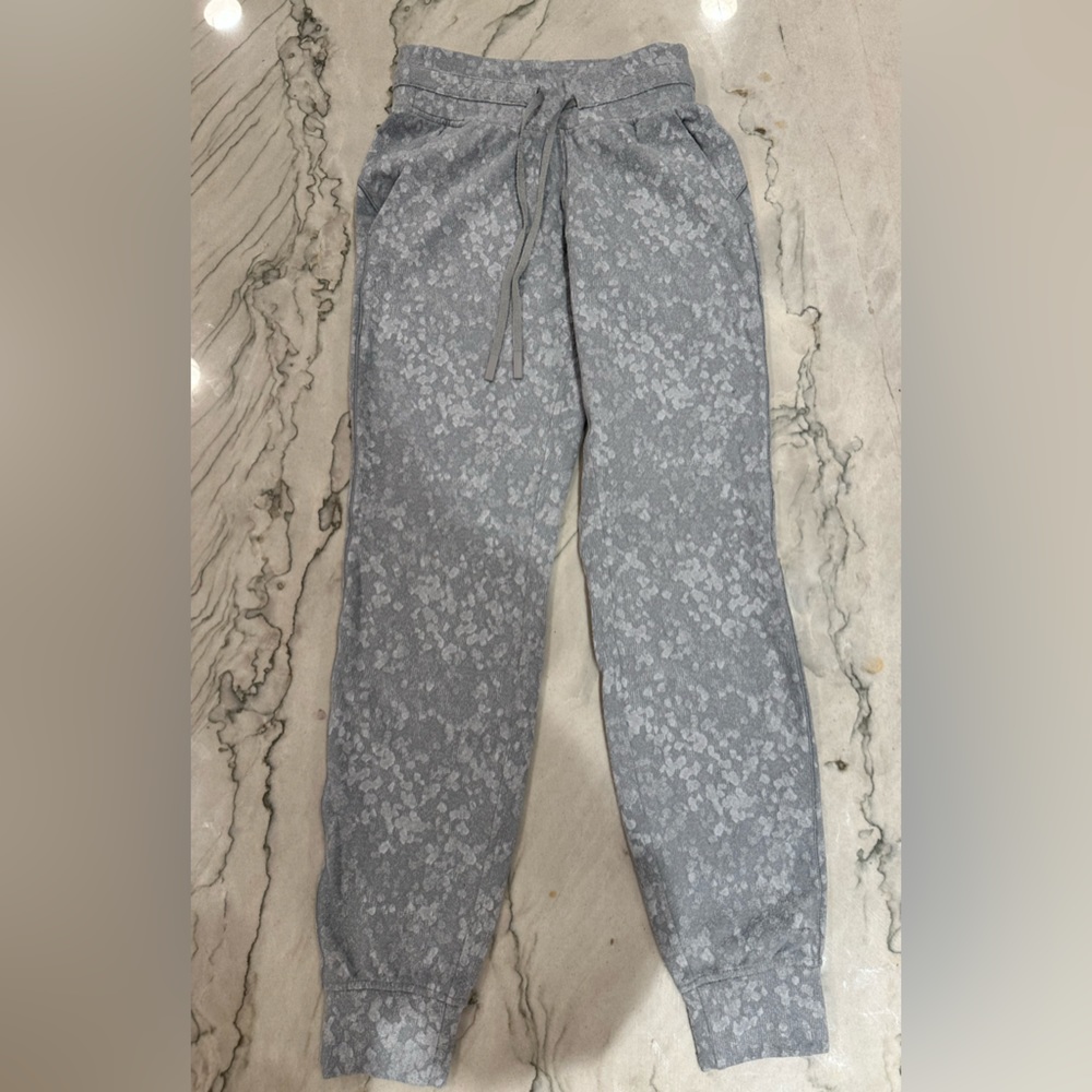 LULULEMON SCUBA JOGGERS SIZE 0